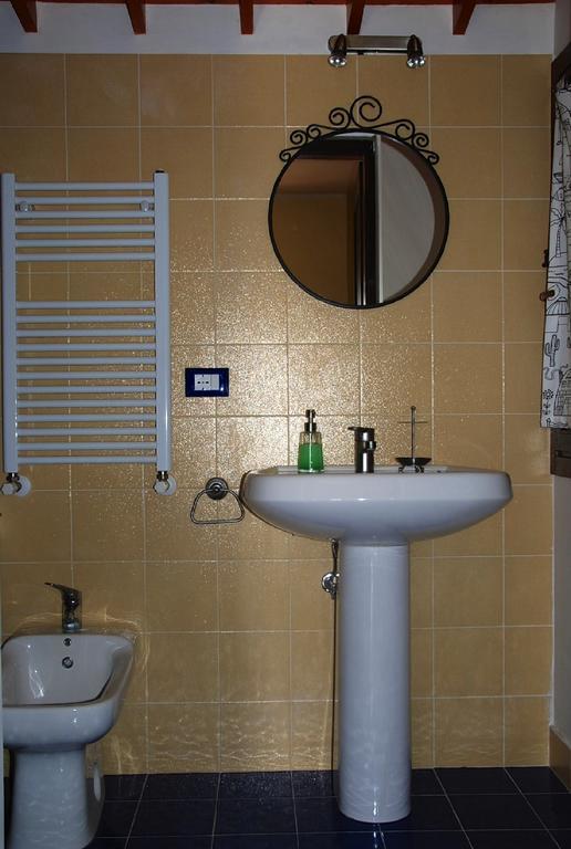 La Casa Nettarina Guest House Poggio Mirteto Ruang foto